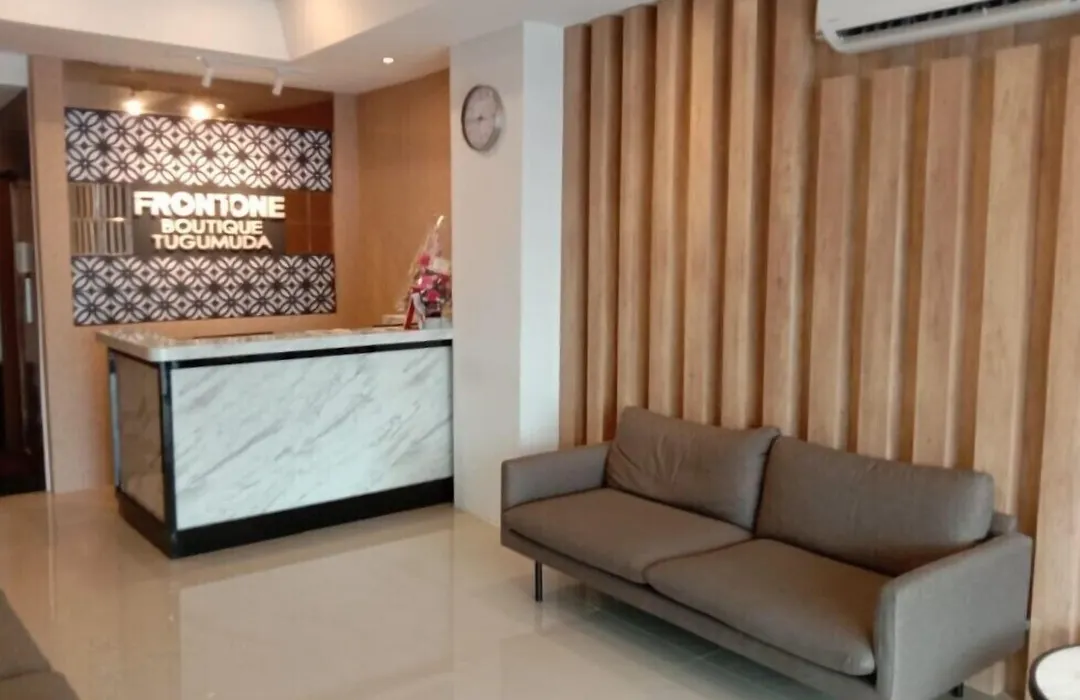 Front One Boutique Tugu Muda Semarang-1